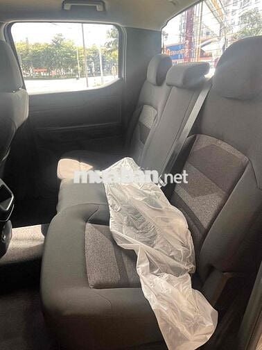 Ford Ranger 2025 XLS AT Bạc khuyến mãi trước bạ