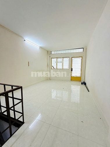 CC bán nhà Dương Bá Trạc - Sổ Hồng sẵn - DTSD: 48m2