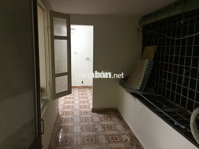 Tập thể 70m2 2 phòng ngủ Tôn Thất Tùng Đống Đa