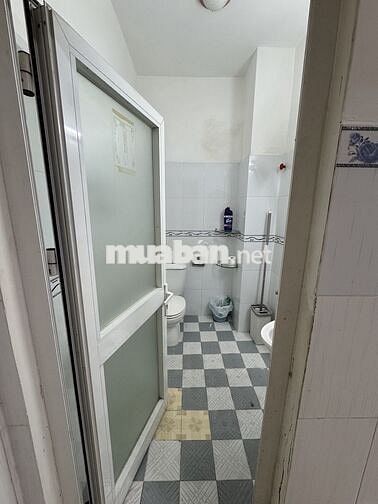 Phòng trọ Đào Duy Anh có bếp, sân và nhà vệ sinh riêng