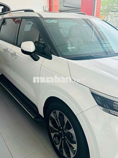 Kia Carnival 2024 Signature 2.2D - 16000 km