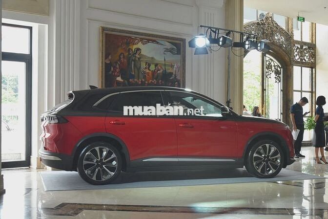 VinFast VF8 - Xe Sẵn Các Màu Giao Ngay