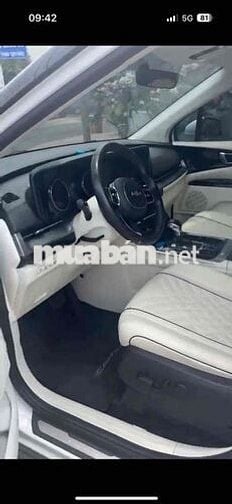 Kia Carnival 2024 Signature 2.2D - 16000 km