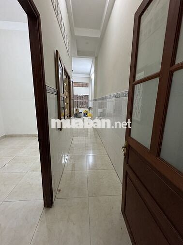 Phòng trọ Đào Duy Anh có bếp, sân và nhà vệ sinh riêng