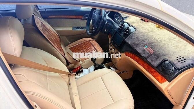 Bán Gentra xe đẹp giá tốt, giấy tờ nhanh gọn