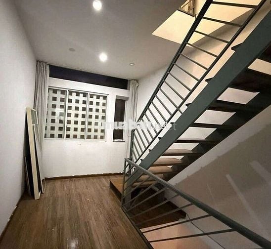 NHÀ HẺM BA GÁC.THÔNG RA ĐƯỢC NHIỀU HẺM.SÁT CHỢ.KHU VỰC AN NINH.