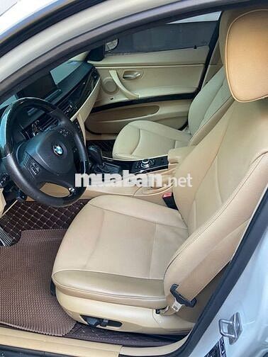 BMW 320i màu trắng 2009