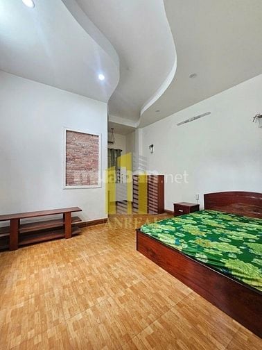 NHÀ PHỐ QUỐC HƯƠNG 3 LẦU CHO THUÊ GIÁ 35 TRIỆU