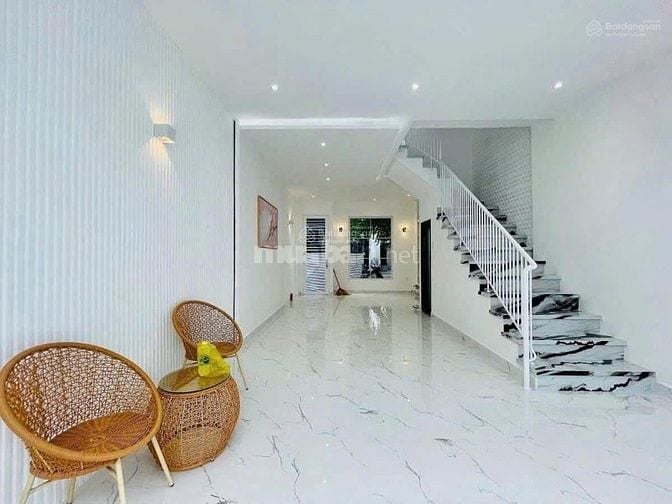 Chính chủ bán gấp nhà Nguyễn Phúc Nguyên, P10, Q3 43m2 giá chỉ 3tỷ250