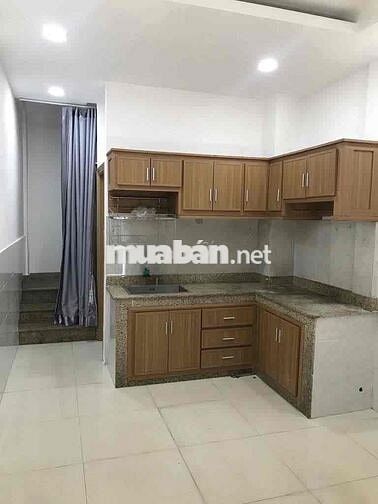 NHÀ CHO THUÊ ĐƯỜNG ĐOÀN VĂN BƠ, QUẬN 4  - 21m2 - GẦN PHỐ ĐI BỘ NG HUỆ