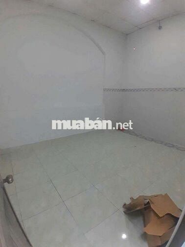 Cho thuê nhà Trệt Lửng gần chợ Dĩ An 1 . Sân xe hơi