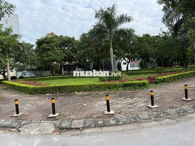 CẦN BÁN BIỆT THỰ LIỀN KỀ THẠCH BÀN LONG BIÊN HÀ NỘI.