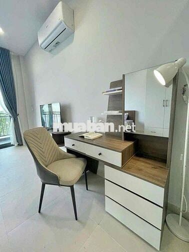 Căn hộ 40m² tone xịn sang mịn tại Nguyễn Hữu Cảnh. Full nội thất – 8tr