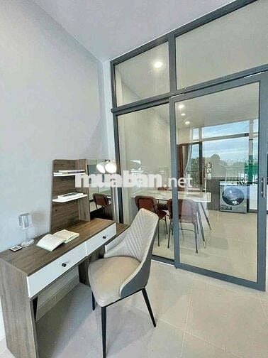 Căn hộ 40m² tone xịn sang mịn tại Nguyễn Hữu Cảnh. Full nội thất – 8tr