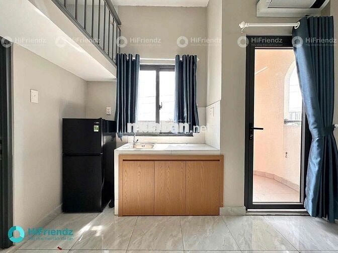 Cho thuê phòng có ban công cửa sổ trời ngay UEH VHU