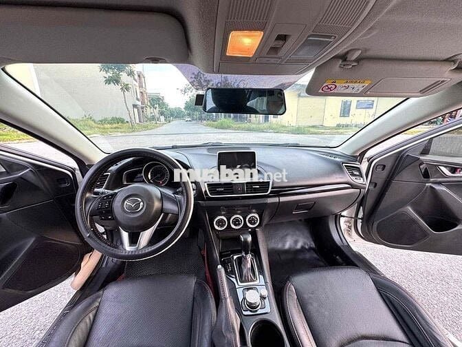 Mazda 3 2016 1.5 AT Sedan - 109000 km