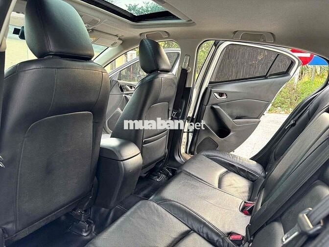 Mazda 3 2016 1.5 AT Sedan - 109000 km