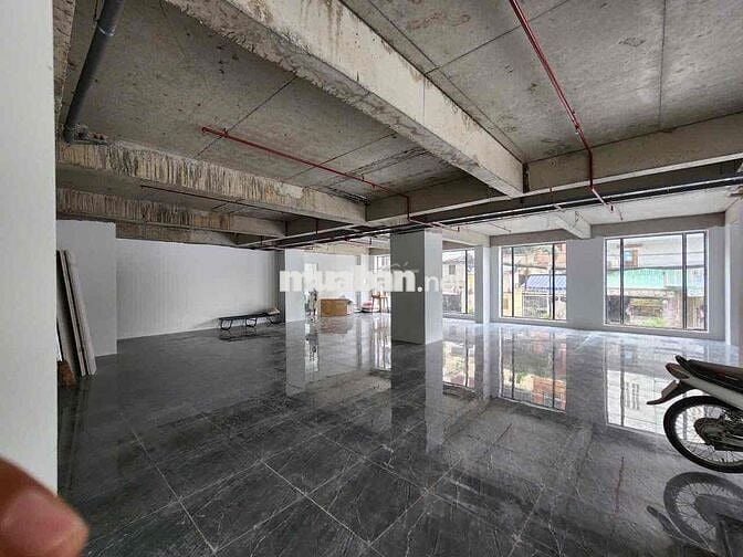 Cho thuê mặt bằng toà nhà mặt tiền lâm văn bền Quận7