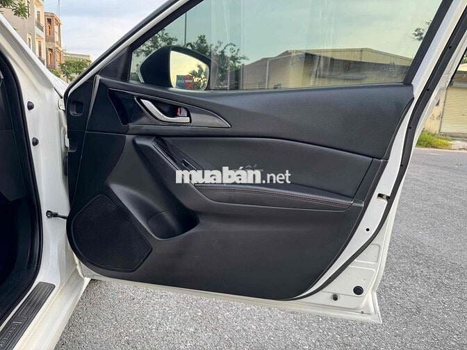 Mazda 3 2016 1.5 AT Sedan - 109000 km