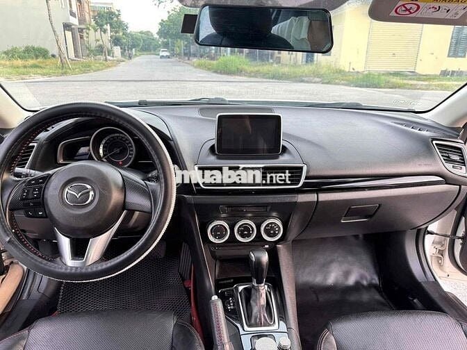 Mazda 3 2016 1.5 AT Sedan - 109000 km