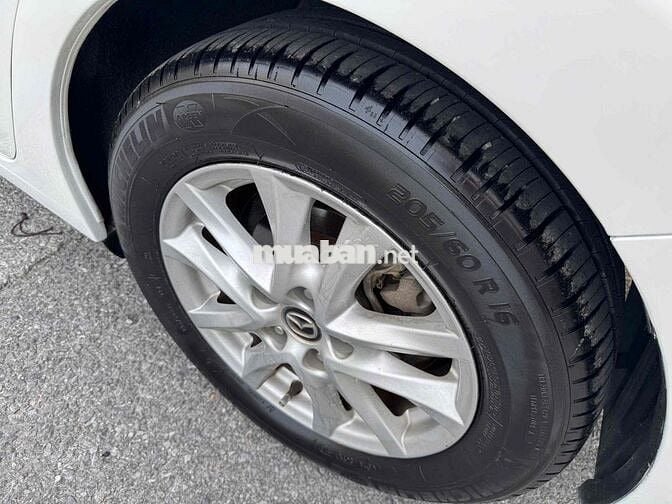 Mazda 3 2016 1.5 AT Sedan - 109000 km