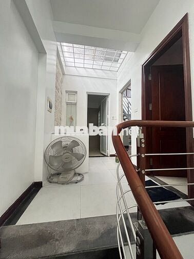 Dương Văn Bé, nhà dân xây, bền đẹp, bán nhanh giá rẻ nhất thị trường!