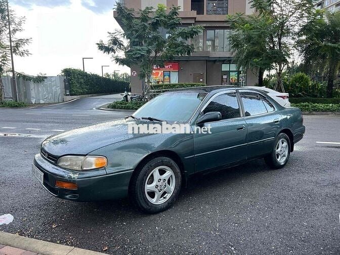 Toyota Camry Xanh rêu Số sàn