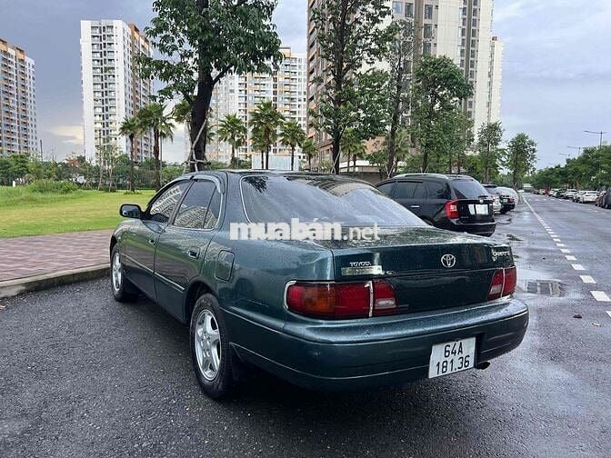 Toyota Camry Xanh rêu Số sàn