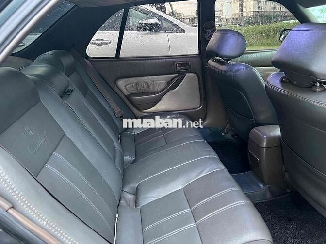 Toyota Camry Xanh rêu Số sàn