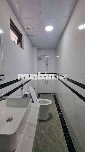 NHÀ NGUYỄN VĂN LINH 50M2 XÂY 5 TẦNG THANG MÁY CHỈ VÀI BƯỚC CHÂN RA PHỐ