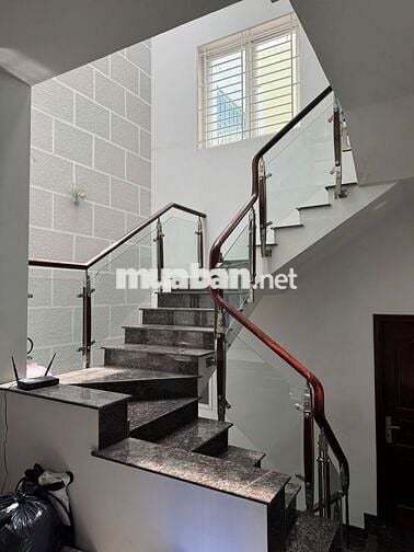 Nhà mặt tiền 81m2,3 phòng ngủ,4 đường số 5,bình hưng, bình chánh