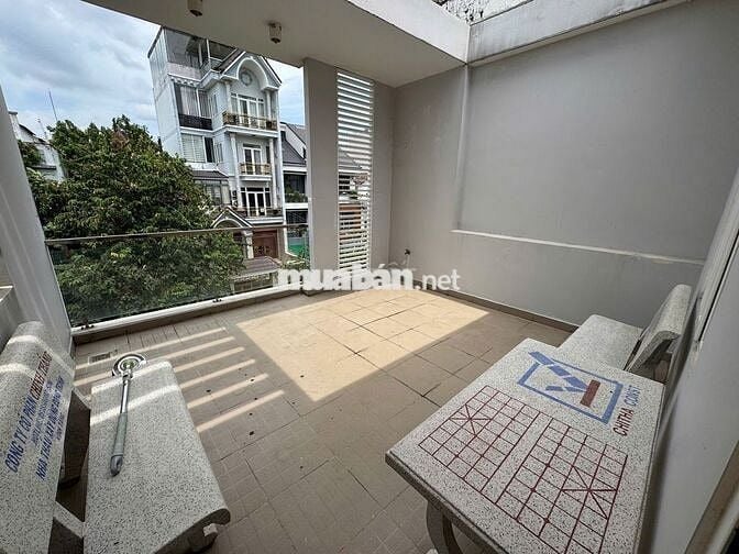 Nhà mặt tiền 81m2,3 phòng ngủ,4 đường số 5,bình hưng, bình chánh