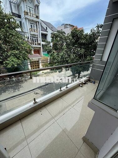 Nhà mặt tiền 81m2,3 phòng ngủ,4 đường số 5,bình hưng, bình chánh