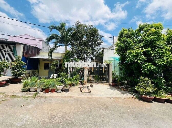 BÁN ĐẤT KDC 923 CÓ NHÀ CẤP 4. 198MV. GIÁ 2,5TY LỘ 12M. SỔ THỔ CƯ 100%.