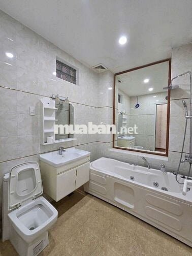 Cho thuê nhà 3 tầng mặt tiền Nguyễn Hữu Thọ Vị Trí Kinh Doanh Sầm Uất