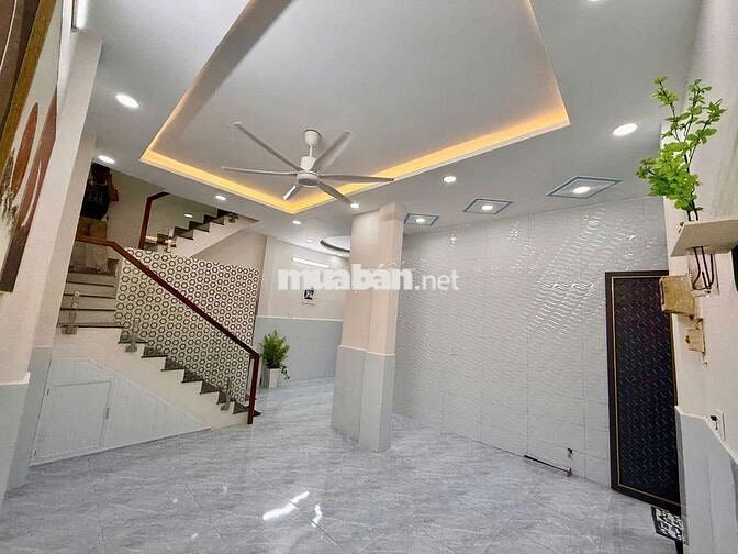 Cần tiền bán gấp nhà đường ba đình p9 q8 kết cấu nhà 4,8×8 một lầu 2p