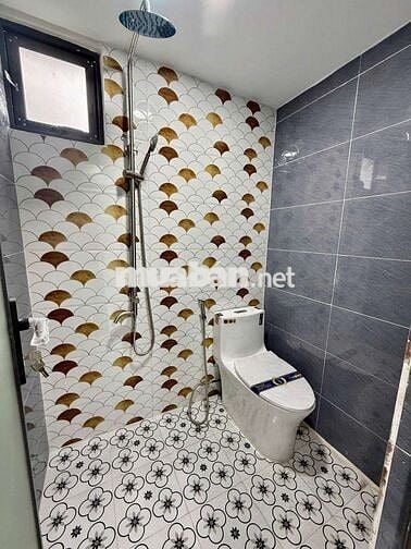 Cần tiền bán gấp nhà đường ba đình p9 q8 kết cấu nhà 4,8×8 một lầu 2p