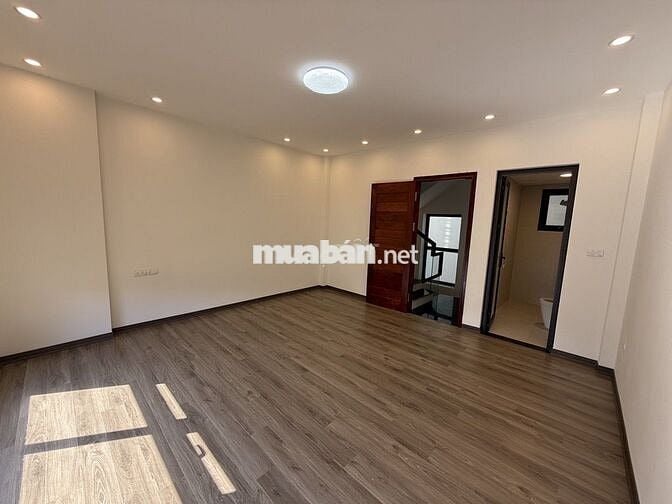 Minh Khai, nhà đẹp, chất lượng, xem là thích, giá hợp lý! Mua là thắng