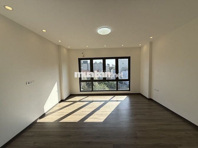 Minh Khai, nhà đẹp, chất lượng, xem là thích, giá hợp lý! Mua là thắng