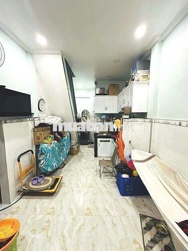 NHÀ GIÁP QUẬN 11 – NHỈNH 2 TỶ  – NHÀ CÒN MỚI – 2 TẦNG – HẺM SẠCH SẼ