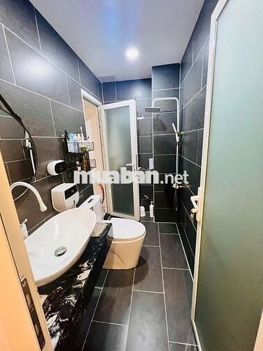 🔥Chưa tới 32tr/tháng, thuê được ngay nhà mặt tiền Nguyễn Hồng Đào VTKD