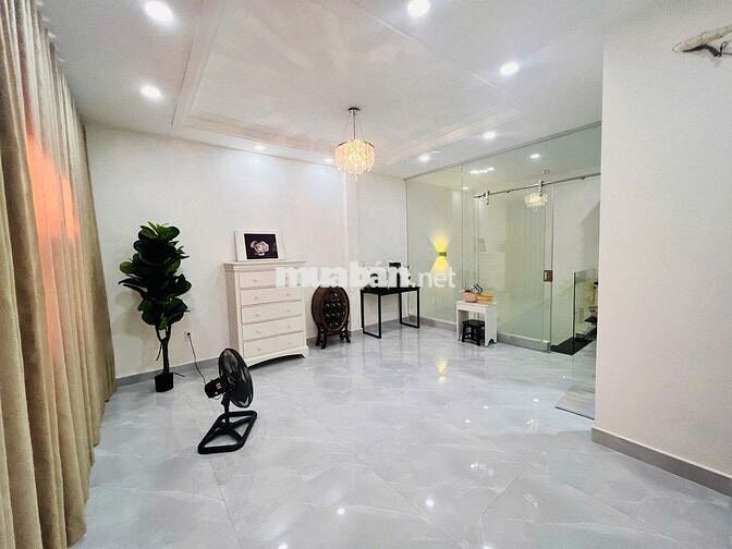 🔥Chưa tới 32tr/tháng, thuê được ngay nhà mặt tiền Nguyễn Hồng Đào VTKD