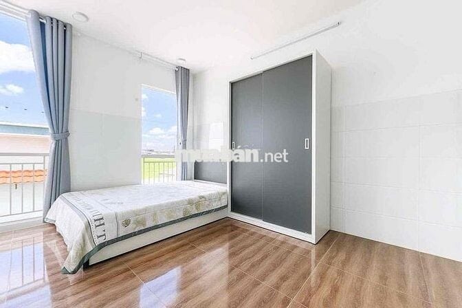 Studio Cửa Sổ Trời Ngay Vòng Xoay Phạm Văn Đồng