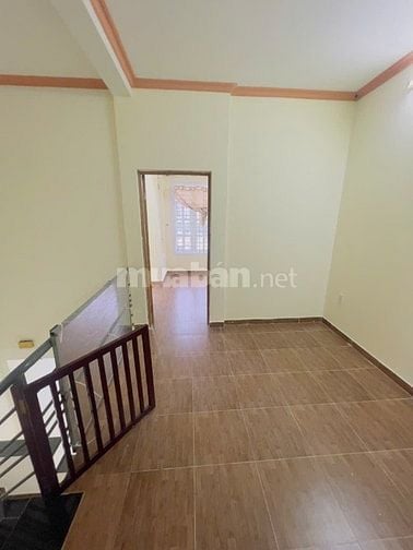 Nhà nguyên căn 5x 12 đúc lầu hẻm xe hơi lê đức thọ p15 gò vấp giá 10tr