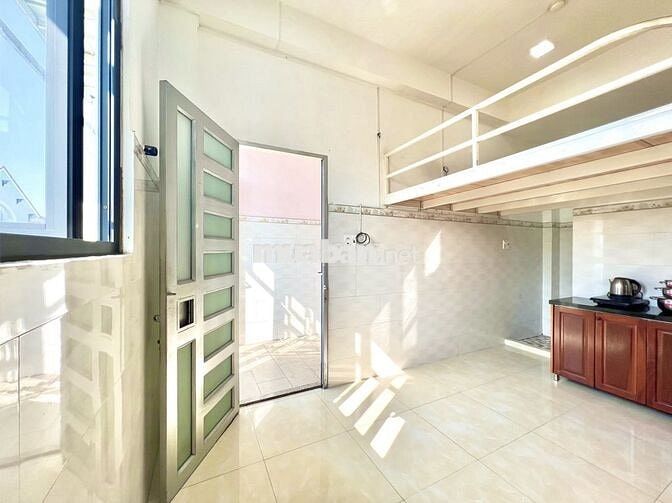 GÁC LỬNG FULL NỘI THẤT - ĐH VĂN HIẾN, BV TÂN PHÚ, NGÃ 4 LẠC LONG QUÂN