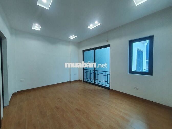 NHÀ YÊN LŨNG 30m 5 tầng- *** DƯỚI 5 tỷ