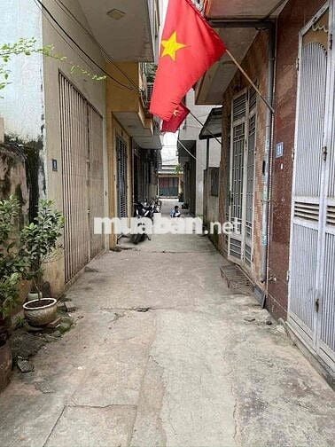 cần bán gấp lô đất tại Phú Vinh-An Khánh. Đất vuông vắn,mặt tiền rộng