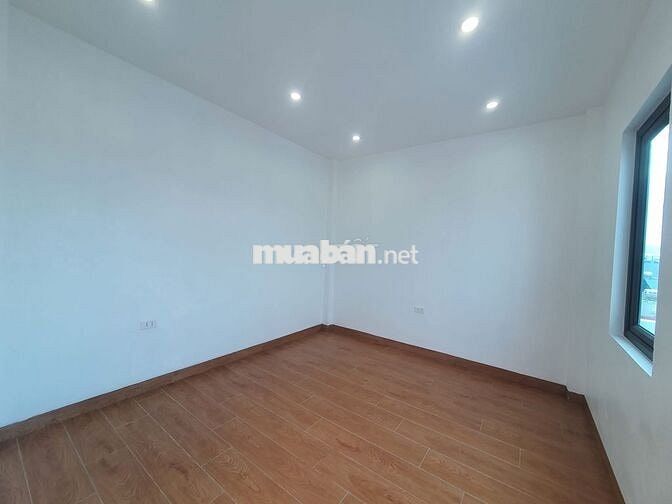 NHÀ YÊN LŨNG 30m 5 tầng- *** DƯỚI 5 tỷ