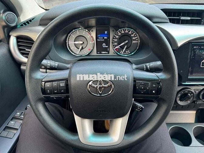 BÁN XE HILUX .XS2025AT .12NKM XE NHƯ MỚI