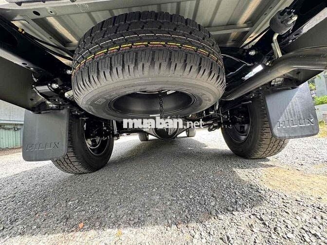 BÁN XE HILUX .XS2025AT .12NKM XE NHƯ MỚI